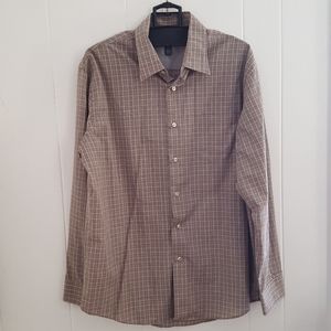 Men's Van Heusen long sleeve button down shirt